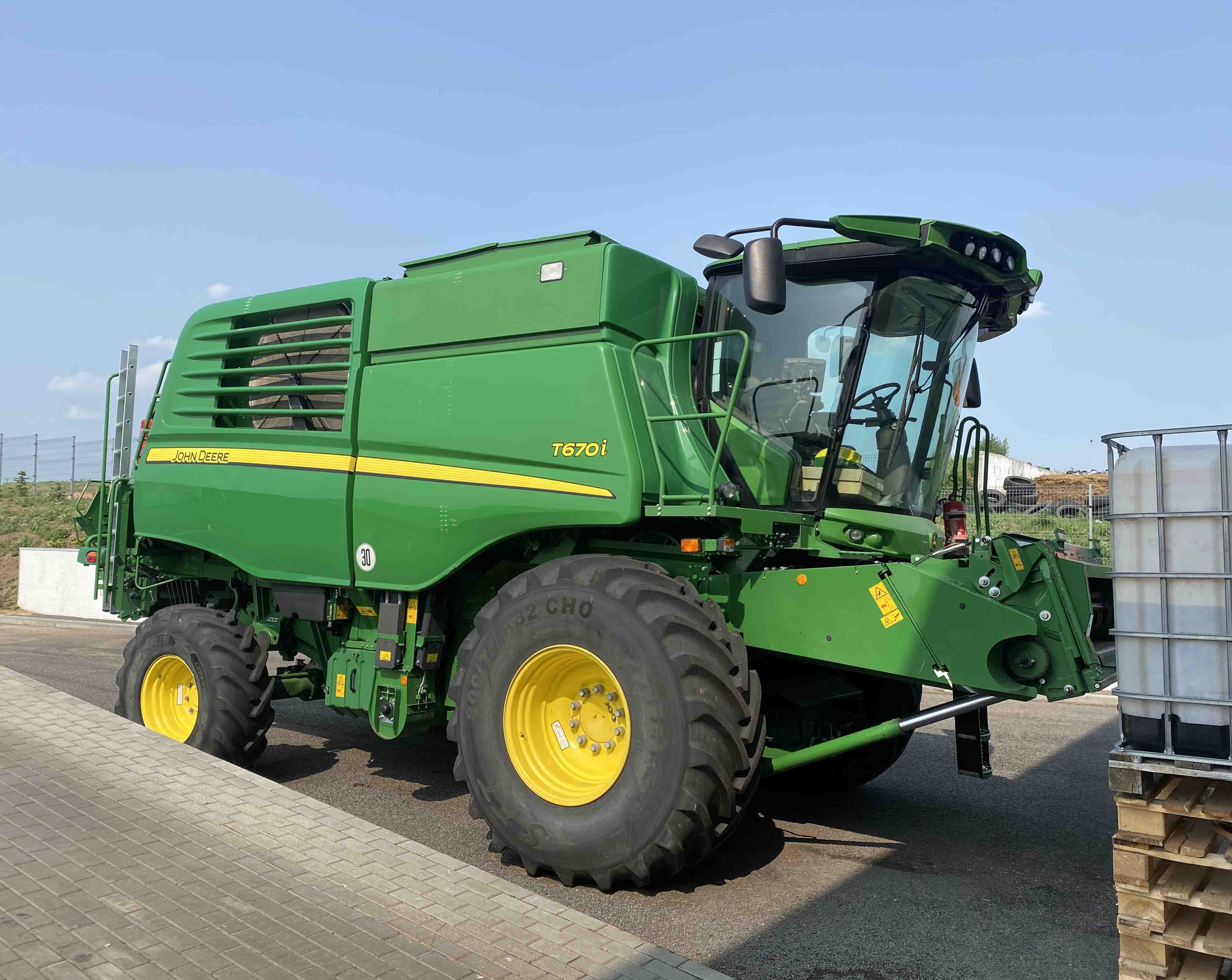 Зерноуборочный комбайн John Deere T670