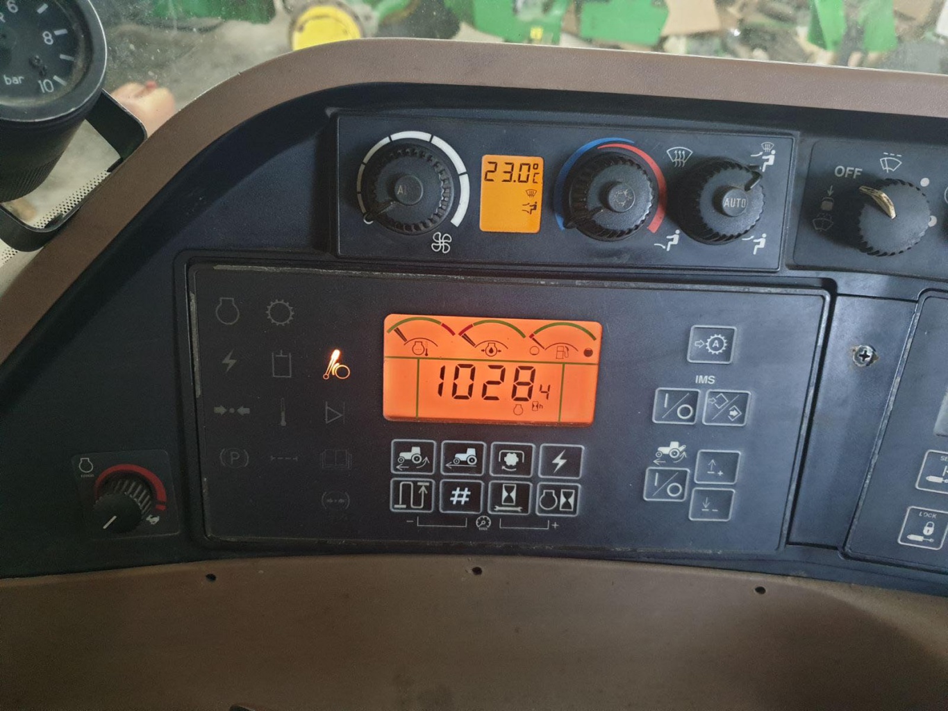 John_Deere_8220_4.jpg John_Deere_8220_4.jpg