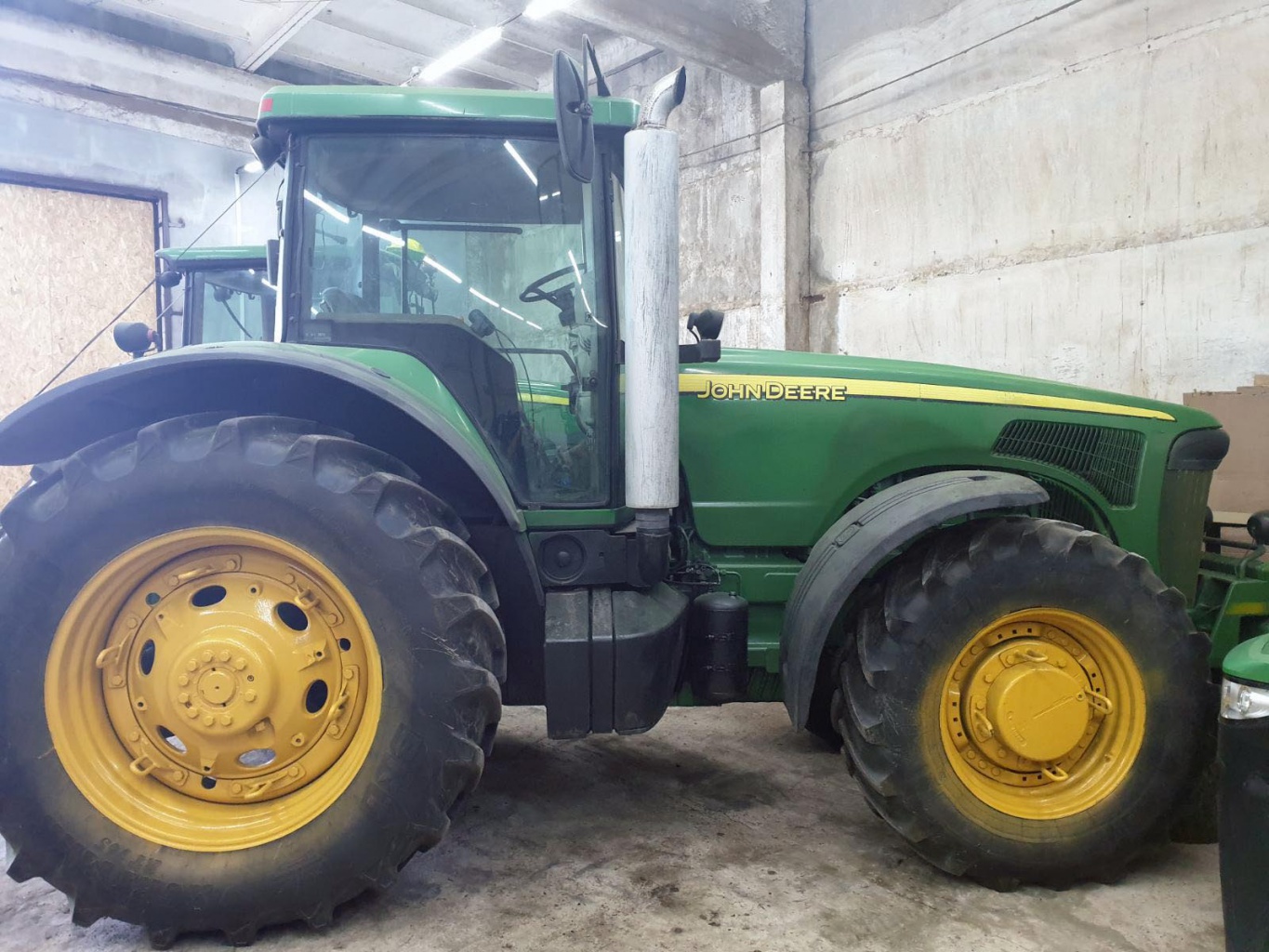 John_Deere_8220_2.jpg John_Deere_8220_2.jpg