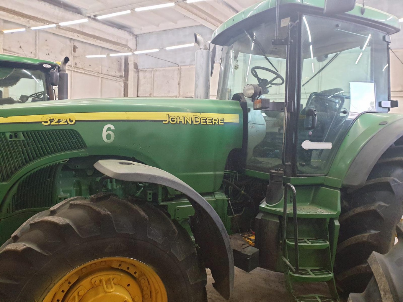 John_Deere_8220_1.jpg John_Deere_8220_1.jpg