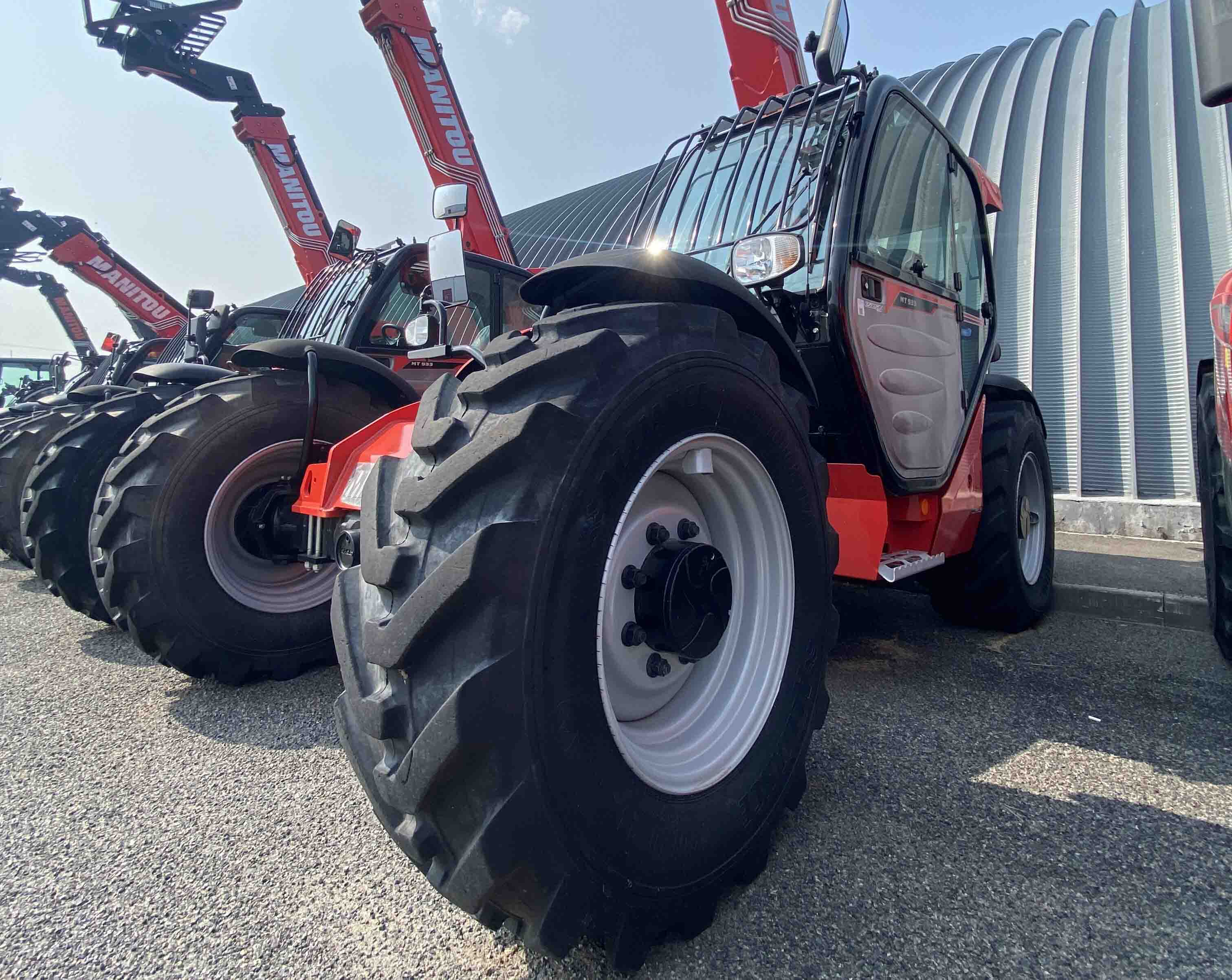 Самоходный погрузчик MANITОU MT 933
